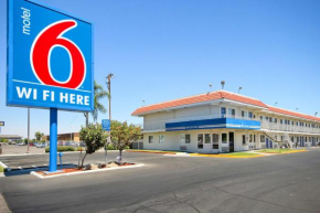  Motel 6-Fresno, CA - Blackstone South  Фресно